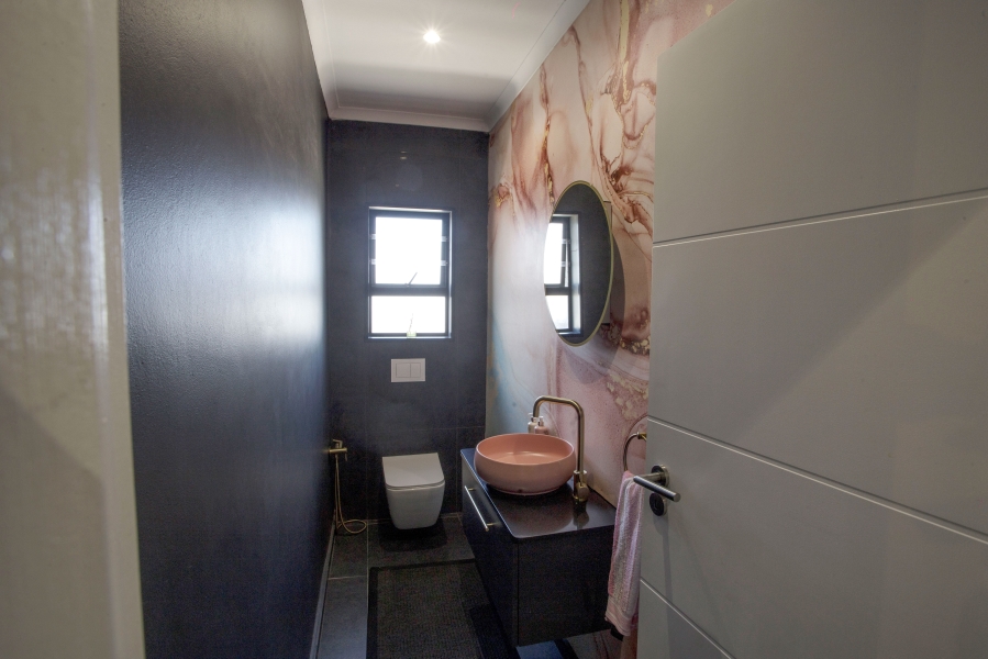 4 Bedroom Property for Sale in Loevenstein Western Cape